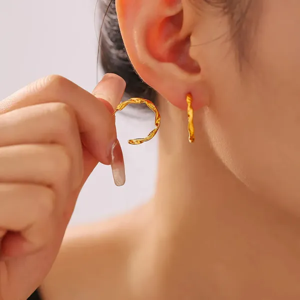 Gold_C_Shape_Earrings_For_Women
